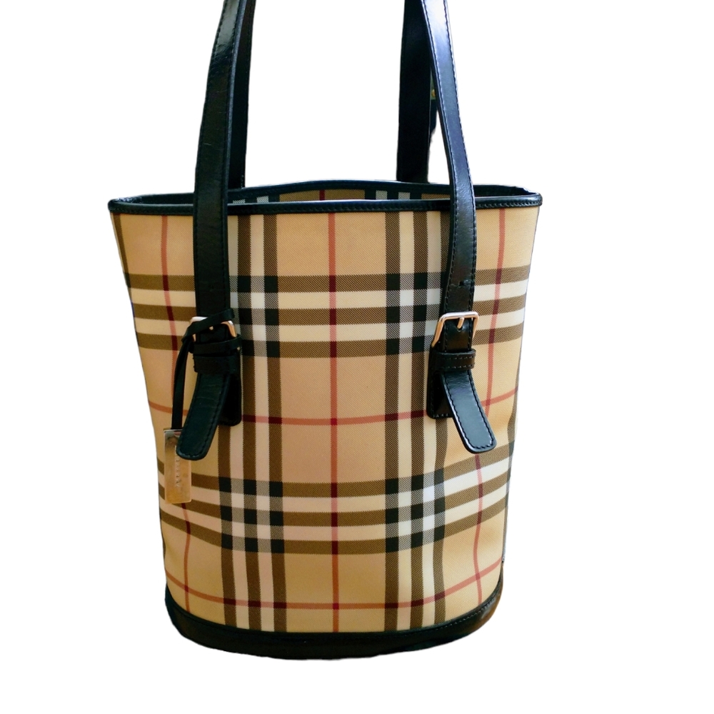 Burberry Nova Beige/Brown Check, Adjustable Strap Check Bucket Bag. - Picture 4 of 15